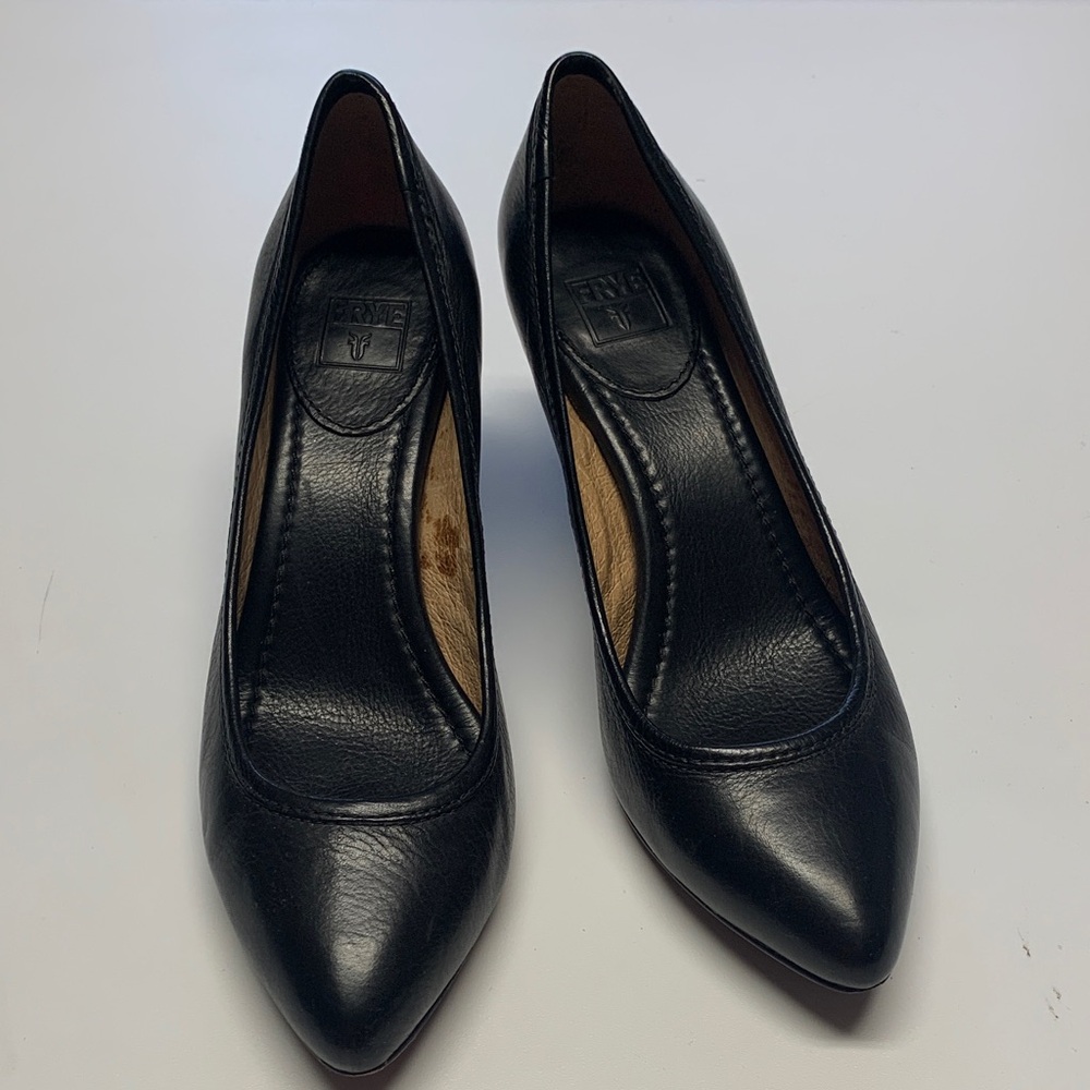 Frye Regina Pump